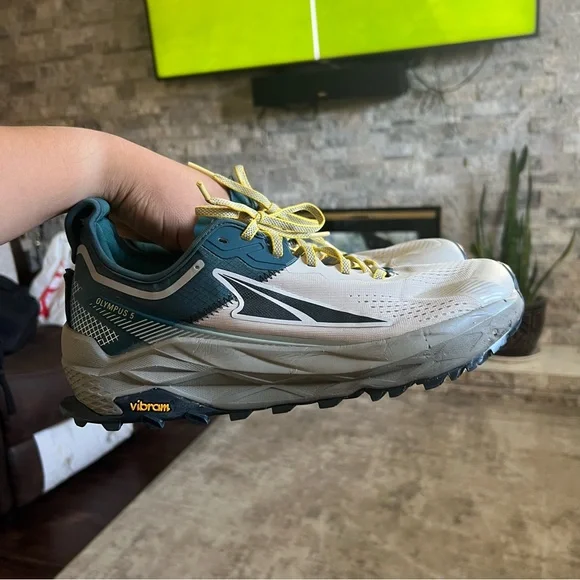 MEN'S ALTRA OLYMPUS 5 SIZE 11D - Picture 2 of 9